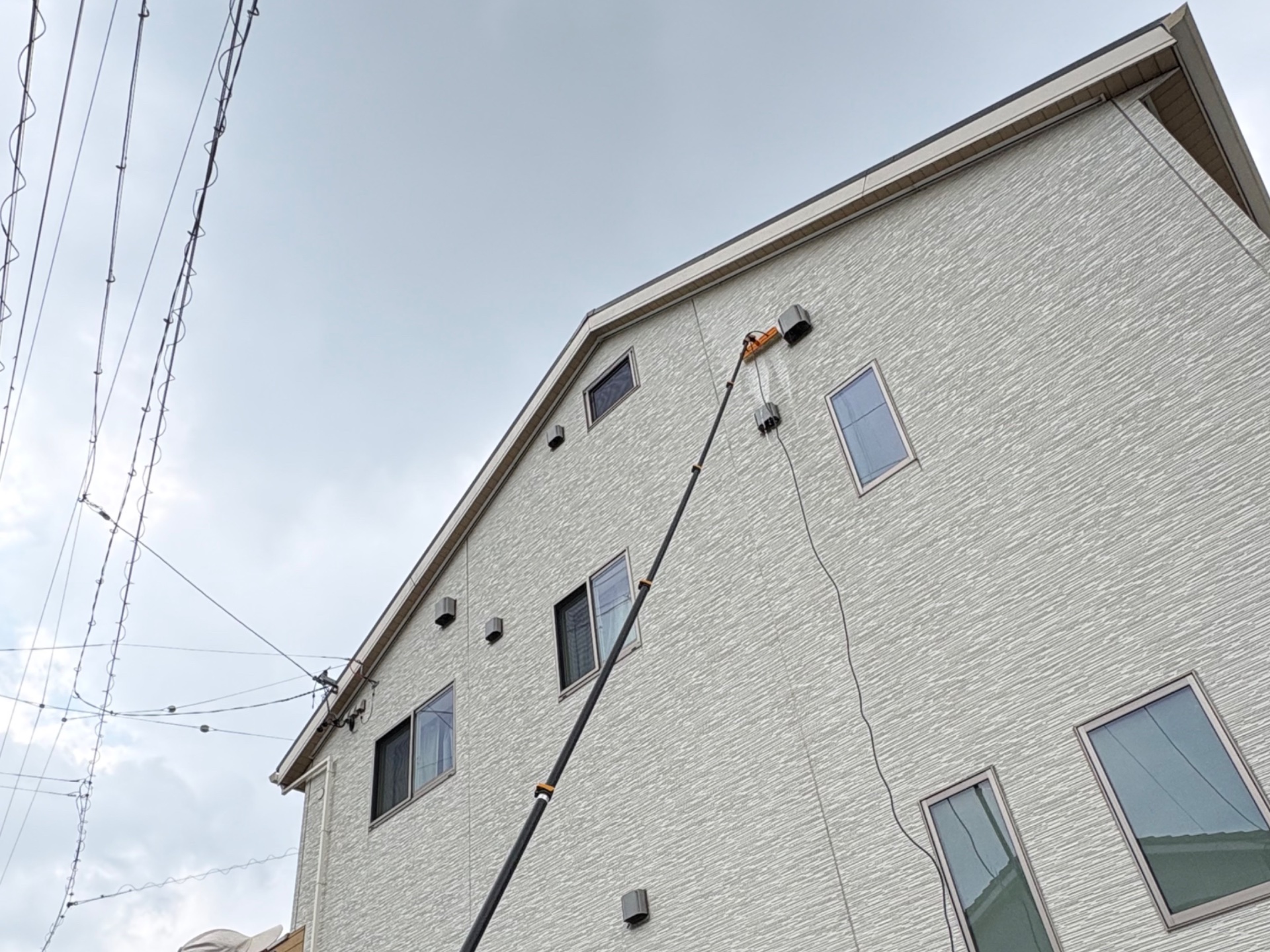 福岡外壁メンテナンスの作業風景